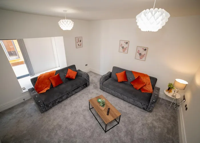 Stylish 3-Bedroom Townhouse In Leeds: Ideal For Leisure & Corporate Stays
