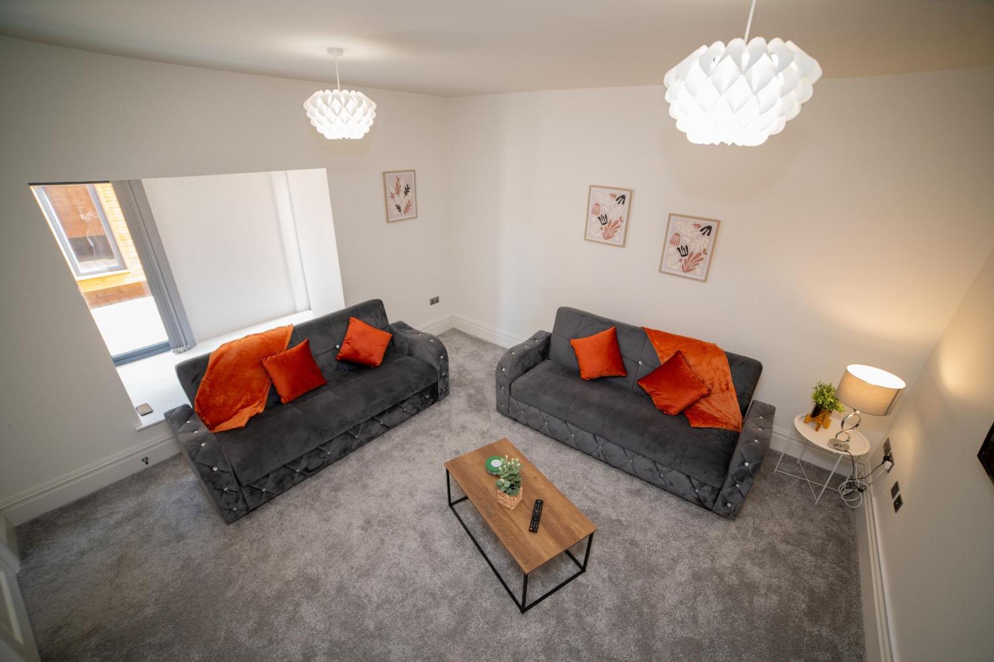 Stylish 3-bedroom Townhouse In Leeds: Ideal For Leisure & Corporate Апартаменты Лидс