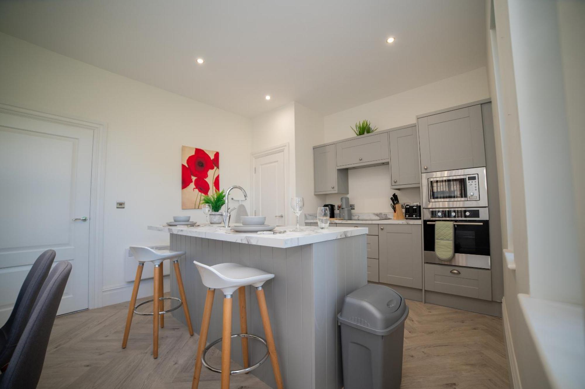Stylish 3-bedroom Townhouse In Leeds: Ideal For Leisure & Corporate * Лидс