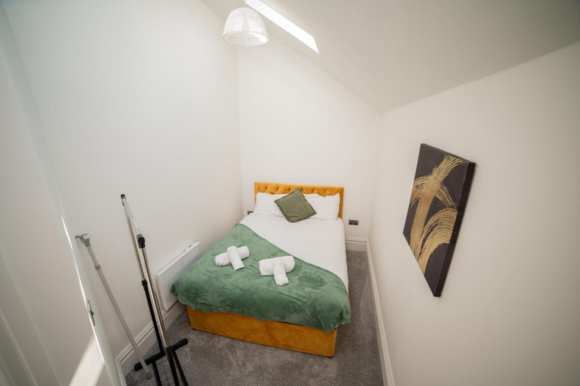 Stylish 3-bedroom Townhouse In Leeds: Ideal For Leisure & Corporate Апартаменты