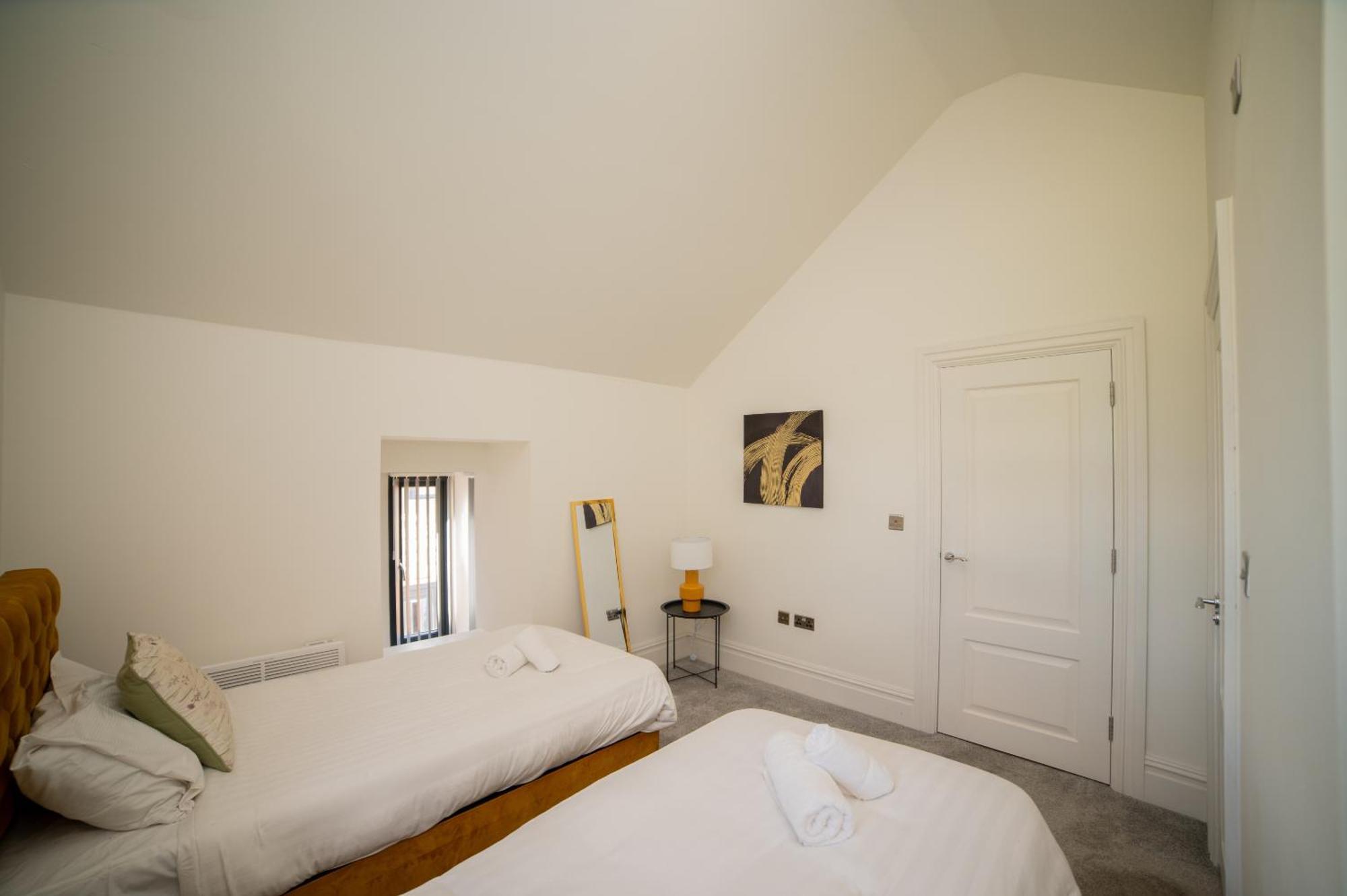Апартаменты Stylish 3-bedroom Townhouse In Leeds: Ideal For Leisure & Corporate